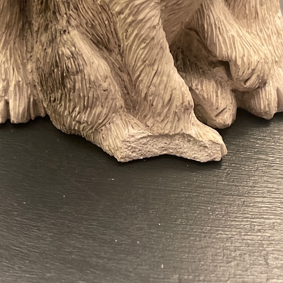 Sandra Brue Large Wolf Sculpture with pup pre owned - Picture 8 of 8